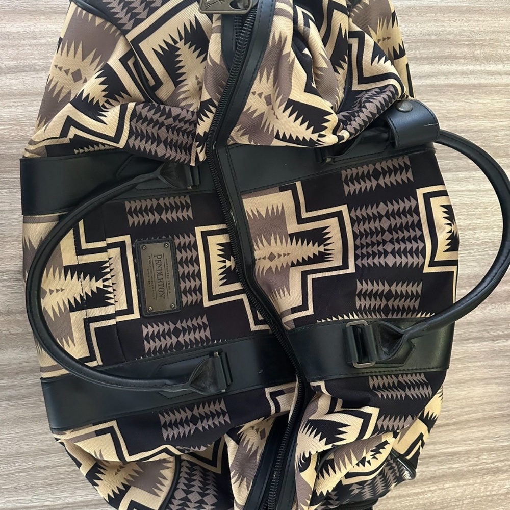 Pendleton Backpack & Duffle Bag - Picture 4 of 4